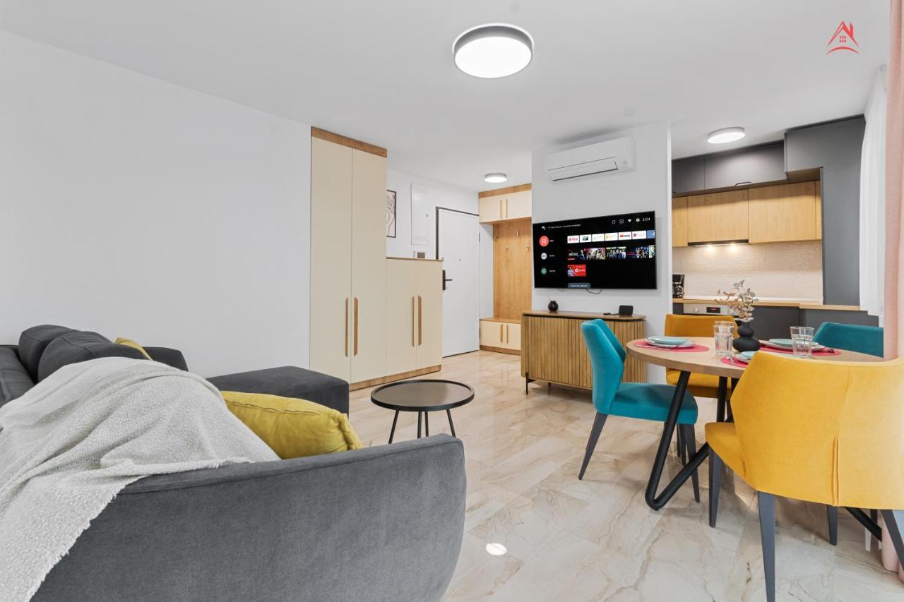 Apartament Opera Residence - Cismigiu, Eroilor, Free Private Parking Boekarest Buitenkant foto