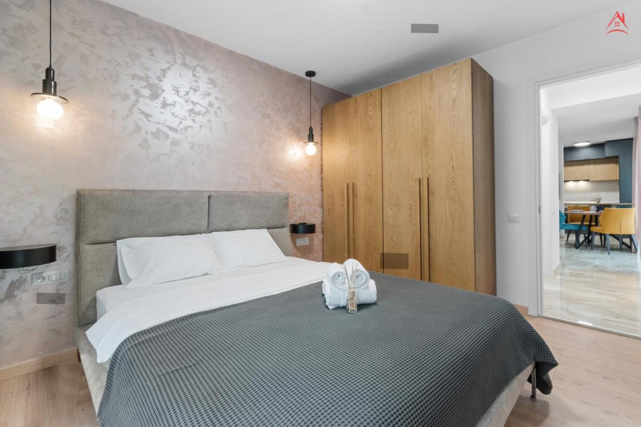 Apartament Opera Residence - Cismigiu, Eroilor, Free Private Parking Boekarest Buitenkant foto