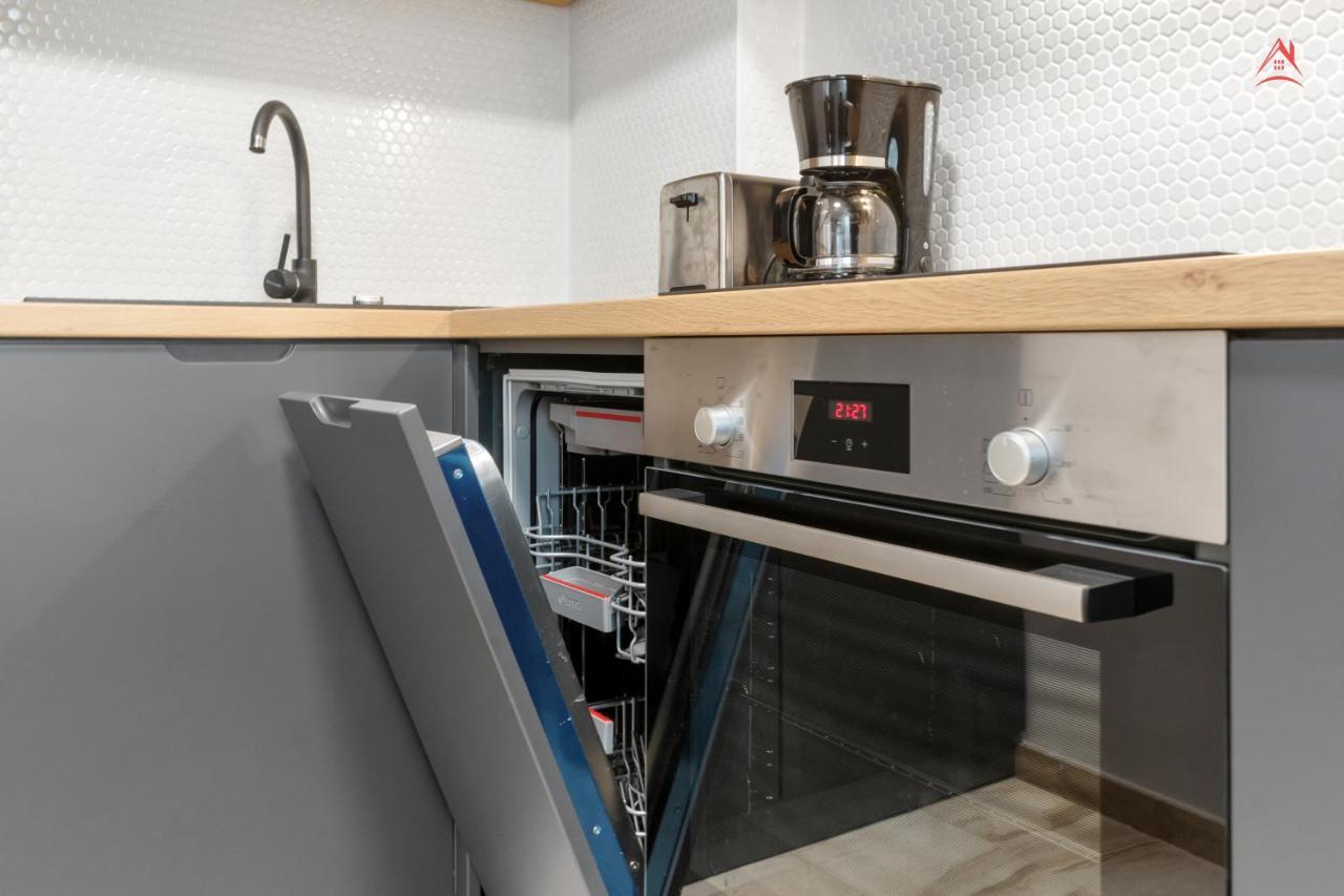 Apartament Opera Residence - Cismigiu, Eroilor, Free Private Parking Boekarest Buitenkant foto